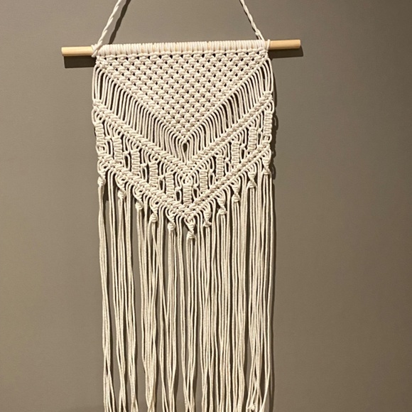 Macrame wall hanging - Picture 2 of 4